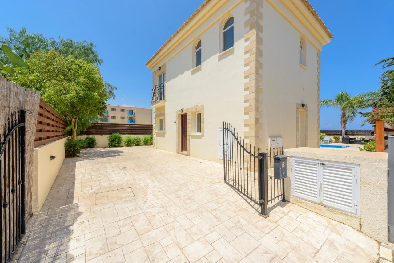 Villa Irina Paralimni Luaran gambar